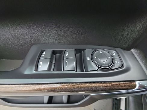 Used 2021 Chevrolet Silverado 1500 LT Trail Boss w/ Convenience Package II AWD/4WD image 18