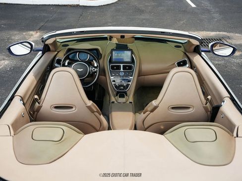 Used 2019 Aston Martin DB11 Volante image 47