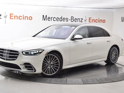 Certified 2022 Mercedes-Benz S 500 4MATIC image 2