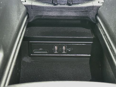 Used 2019 Mercedes-Benz C 300 Sedan image 25