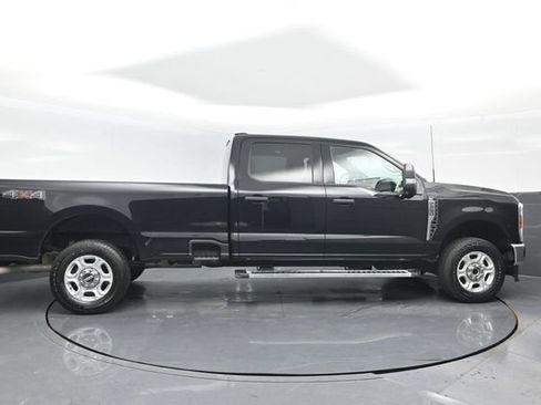 Certified 2025 Ford F250 XLT AWD/4WD image 3