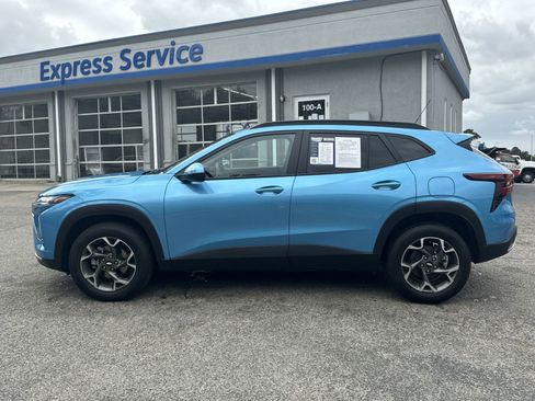 Used 2025 Chevrolet Trax LT image 7