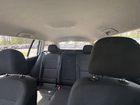 Used 2019 Volkswagen Golf S image 34