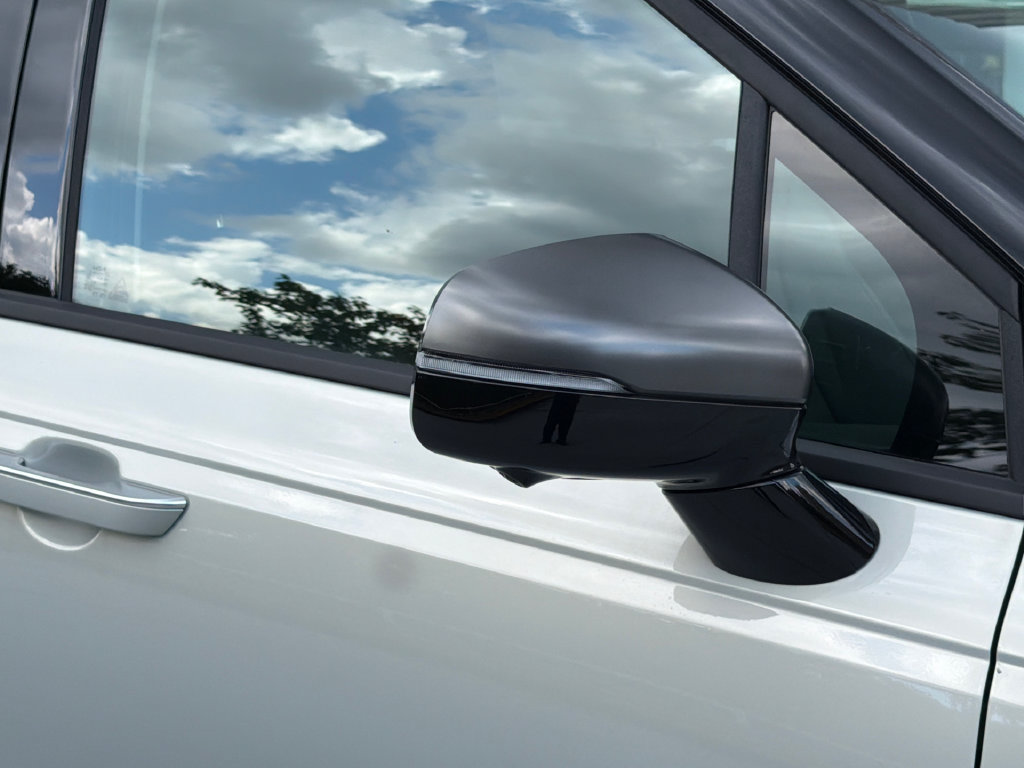 New 2027 Kia Carnival SX w/ Dark Edition Package FWD image 11