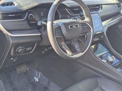 Used 2023 Jeep Grand Cherokee Limited image 10