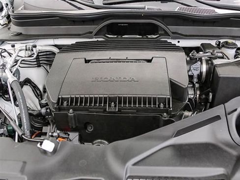 New 2025 Honda Pilot Touring image 10