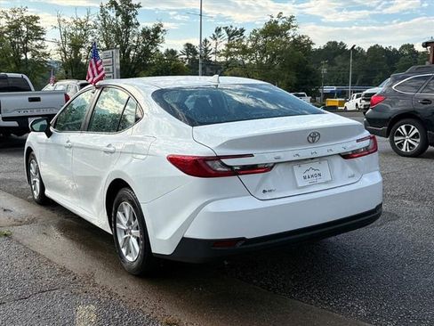Used 2025 Toyota Camry LE image 5