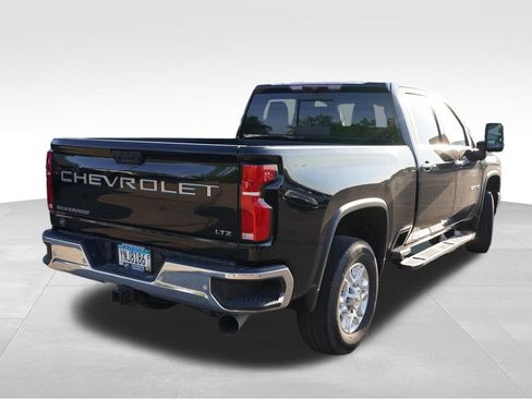 Used 2024 Chevrolet Silverado 3500 LTZ AWD/4WD image 3