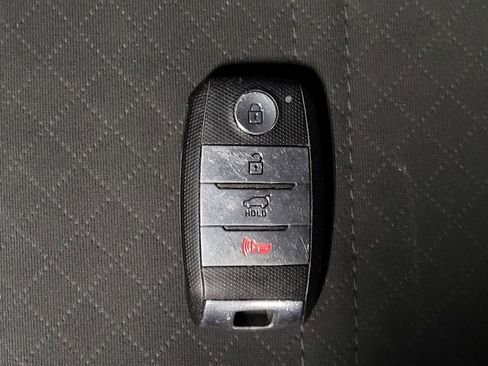 Used 2020 Kia Sorento S FWD image 32