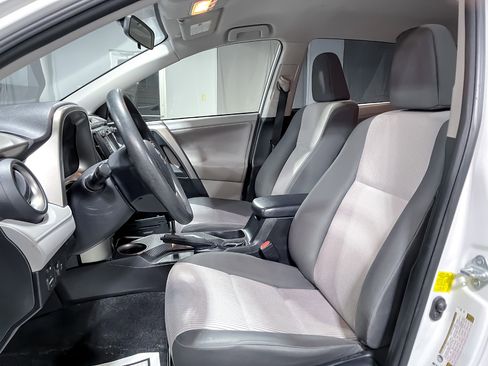 Used 2013 Toyota RAV4 LE image 14