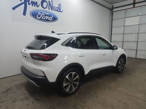 Used 2023 Ford Escape Platinum AWD/4WD image 10