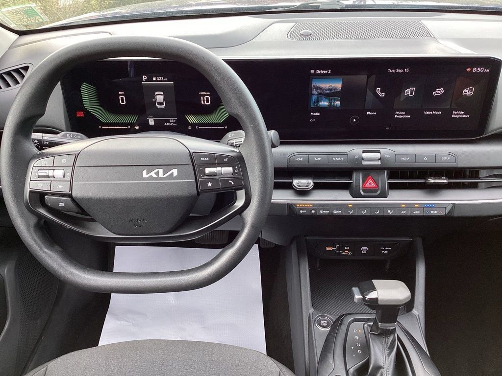 Used 2025 Kia K4 FWD image 15