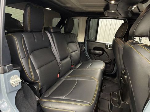 Used 2024 Jeep Wrangler Unlimited AWD/4WD image 43