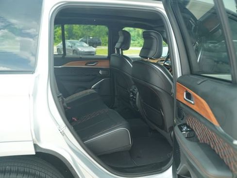 Used 2023 Jeep Grand Cherokee Summit AWD/4WD image 23