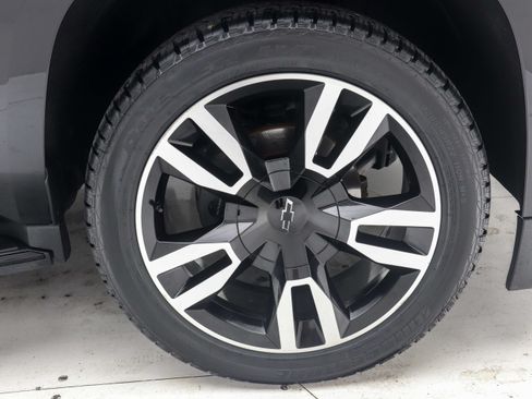 Used 2020 Chevrolet Suburban Premier AWD/4WD image 32