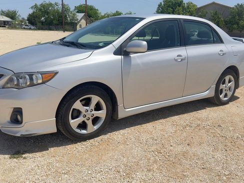 Used 2012 Toyota Corolla S image 3