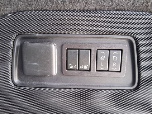 Used 2023 Cadillac Escalade ESV Premium Luxury RWD image 7