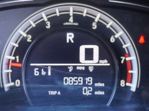 Used 2018 Honda CR-V LX image 3