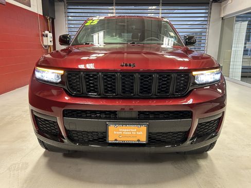 Certified 2025 Jeep Grand Cherokee L Altitude image 17