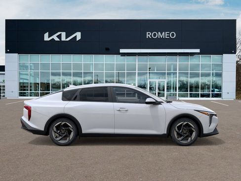 New 2025 Kia K4 EX image 8