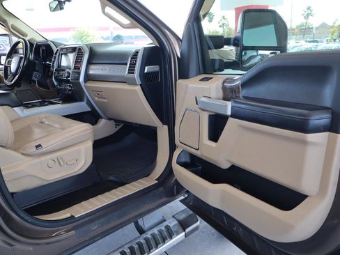 Used 2017 Ford F350 Lariat w/ Lariat Value Package AWD/4WD image 37