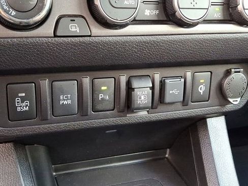 Used 2021 Toyota Tacoma TRD Sport image 26