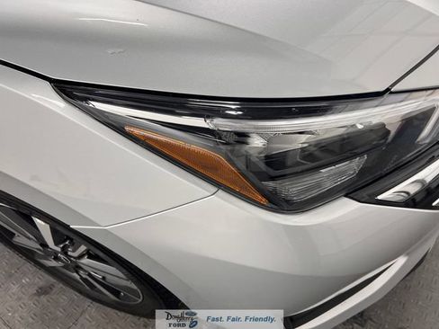 Used 2025 Nissan Versa SV FWD image 8