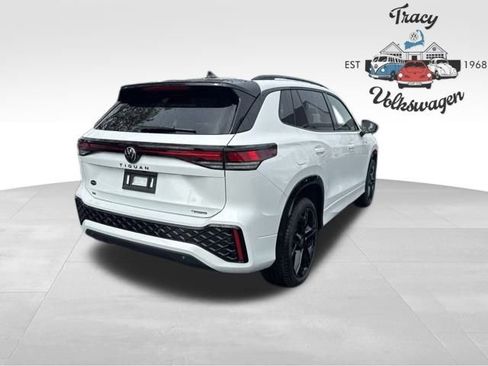 New 2025 Volkswagen Tiguan SE R-Line image 7