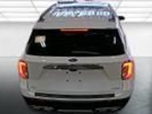 Used 2022 Ford Explorer XLT w/ Equipment Group 202A AWD/4WD image 5