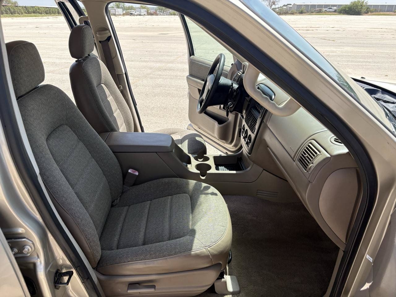 Used 2004 Ford Explorer XLS RWD image 28