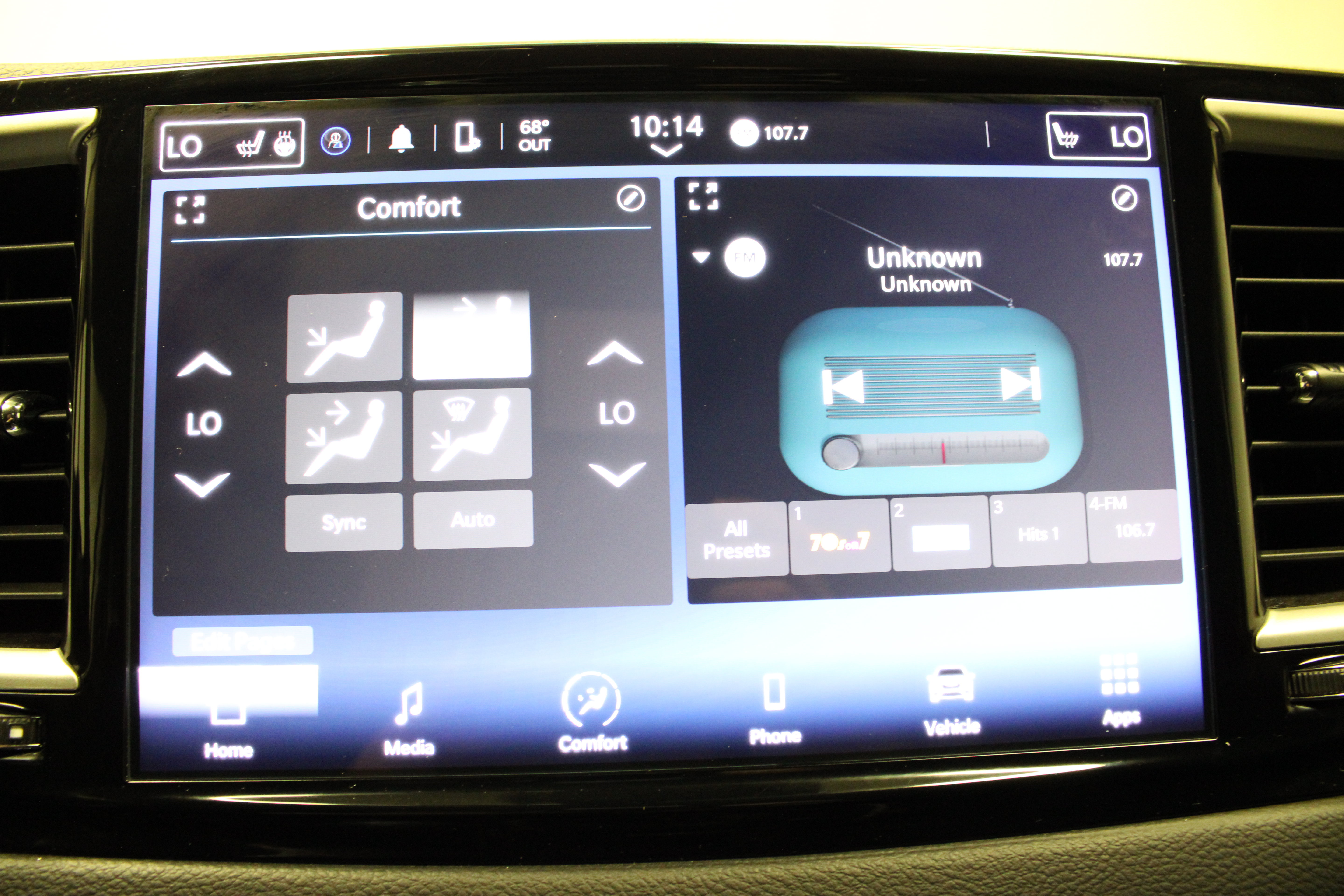 Used 2024 Chrysler Pacifica Touring-L FWD image 24