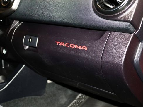 Used 2017 Toyota Tacoma TRD Sport w/ Premium & Technology Package AWD/4WD image 72