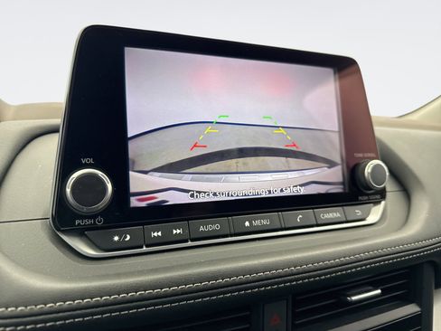 Used 2023 Nissan Rogue SV w/ SV Premium B Package image 15