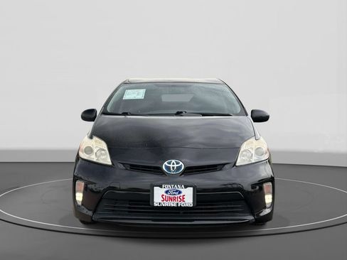 Used 2015 Toyota Prius Two FWD image 2