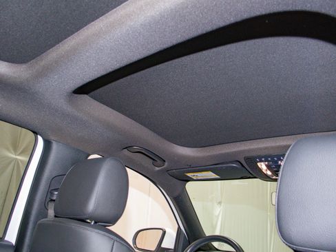 Used 2022 Mercedes-Benz GLB 250 GLB 250 image 12