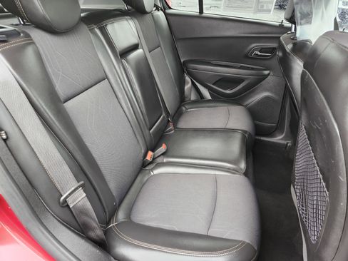 Used 2020 Chevrolet Trax LT w/ Driver Confidence Package image 19