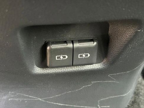 Certified 2025 Toyota RAV4 XLE FWD image 21