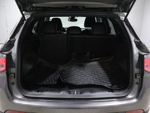 Used 2023 Jeep Compass Latitude image 4