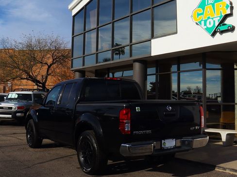 Used 2018 Nissan Frontier SV image 9