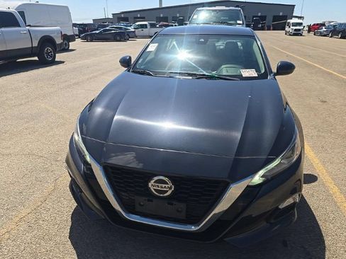 Used 2022 Nissan Altima 2.5 SV FWD image 2