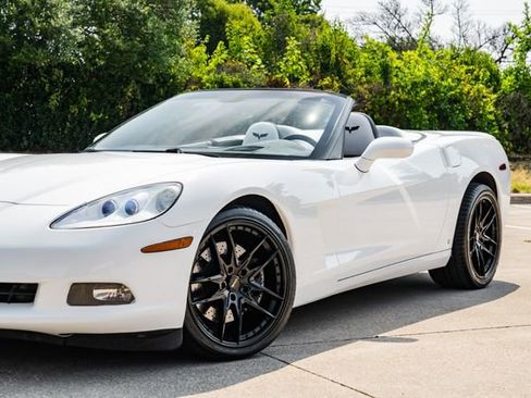 Used 2006 Chevrolet Corvette Convertible w/ Preferred Equipment Group image 38