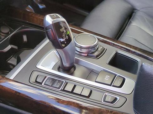 Used 2016 BMW X5 xDrive40e image 12