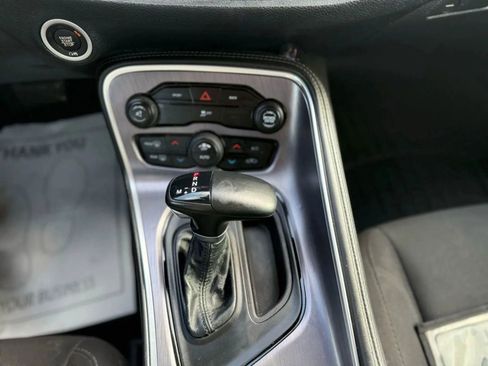 Used 2016 Dodge Challenger SXT RWD image 19
