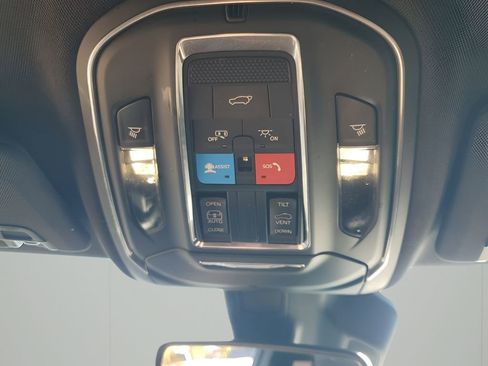 Used 2023 Jeep Grand Cherokee Altitude image 40