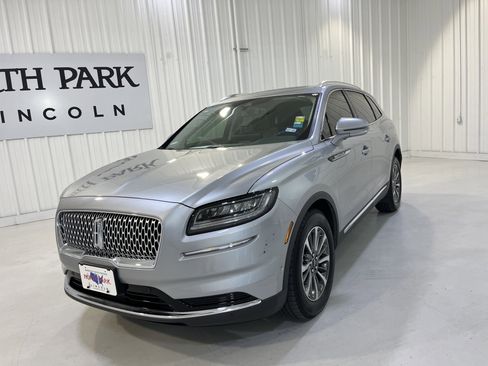 Used 2023 Lincoln Nautilus Reserve image 20