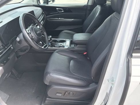 Used 2025 Kia Carnival SX Prestige FWD image 9