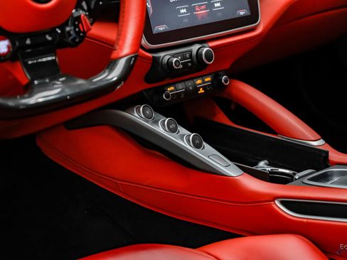 Used 2018 Ferrari GTC4Lusso AWD/4WD image 65