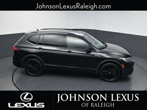 Used 2022 Volkswagen Tiguan SE R-Line AWD/4WD image 28