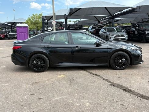 Used 2025 Toyota Camry SE image 10