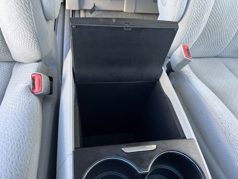 Used 2014 Toyota Sienna LE FWD image 20